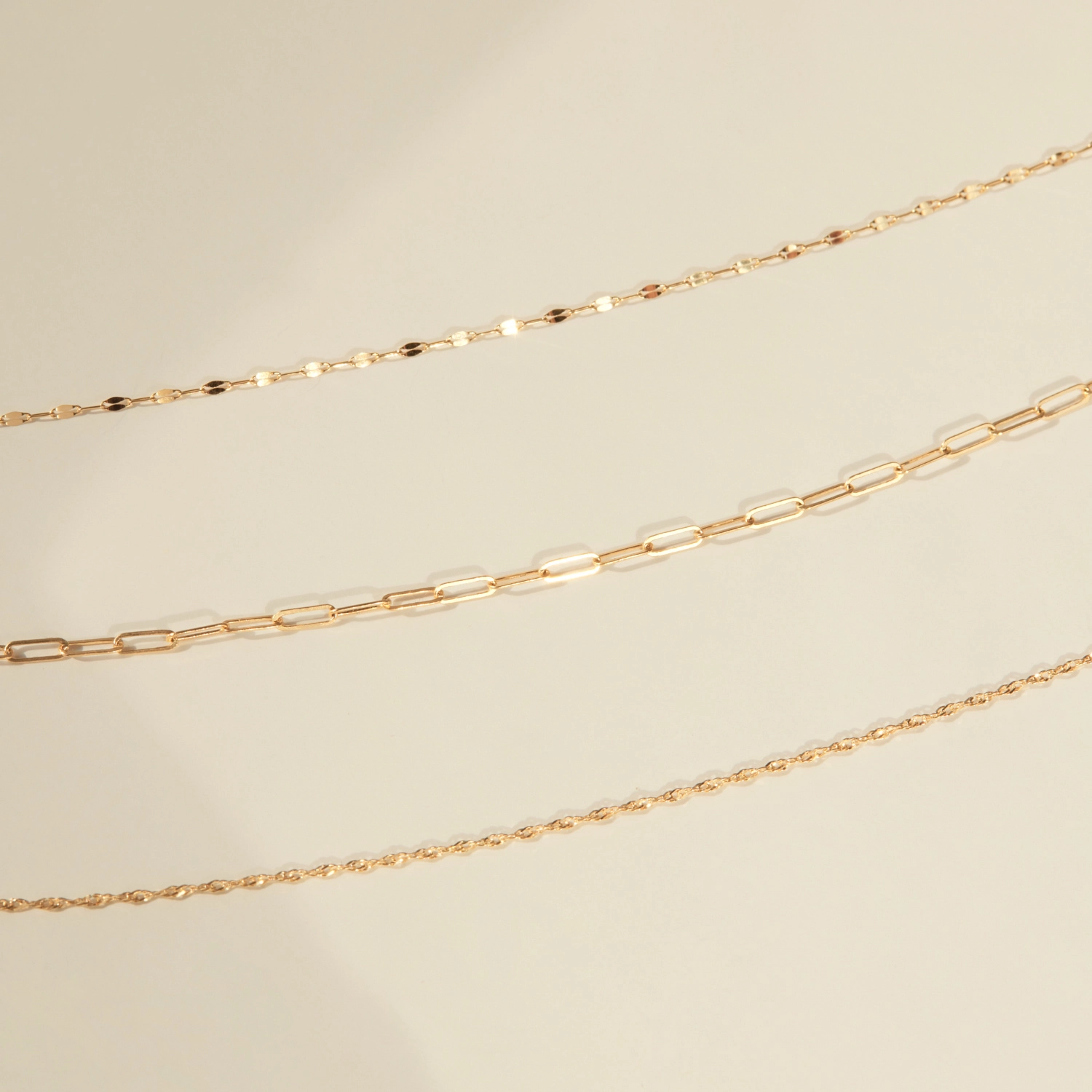109-1976-gold-chain–1.webp