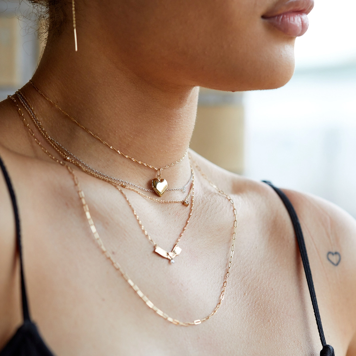109-1976-gold-chain–1.webp