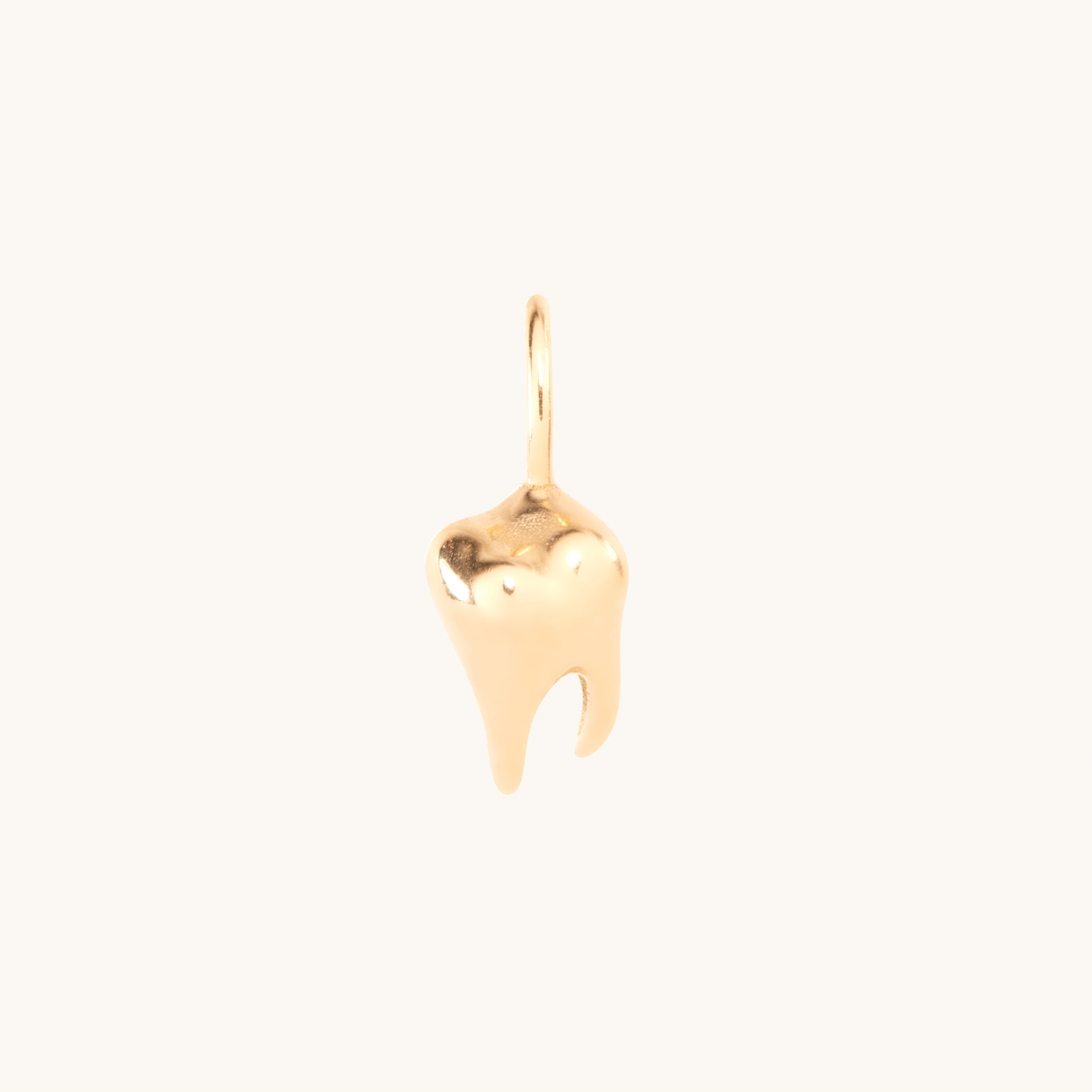 1180-bite-the-hand-charm-yellow-gold–1.webp