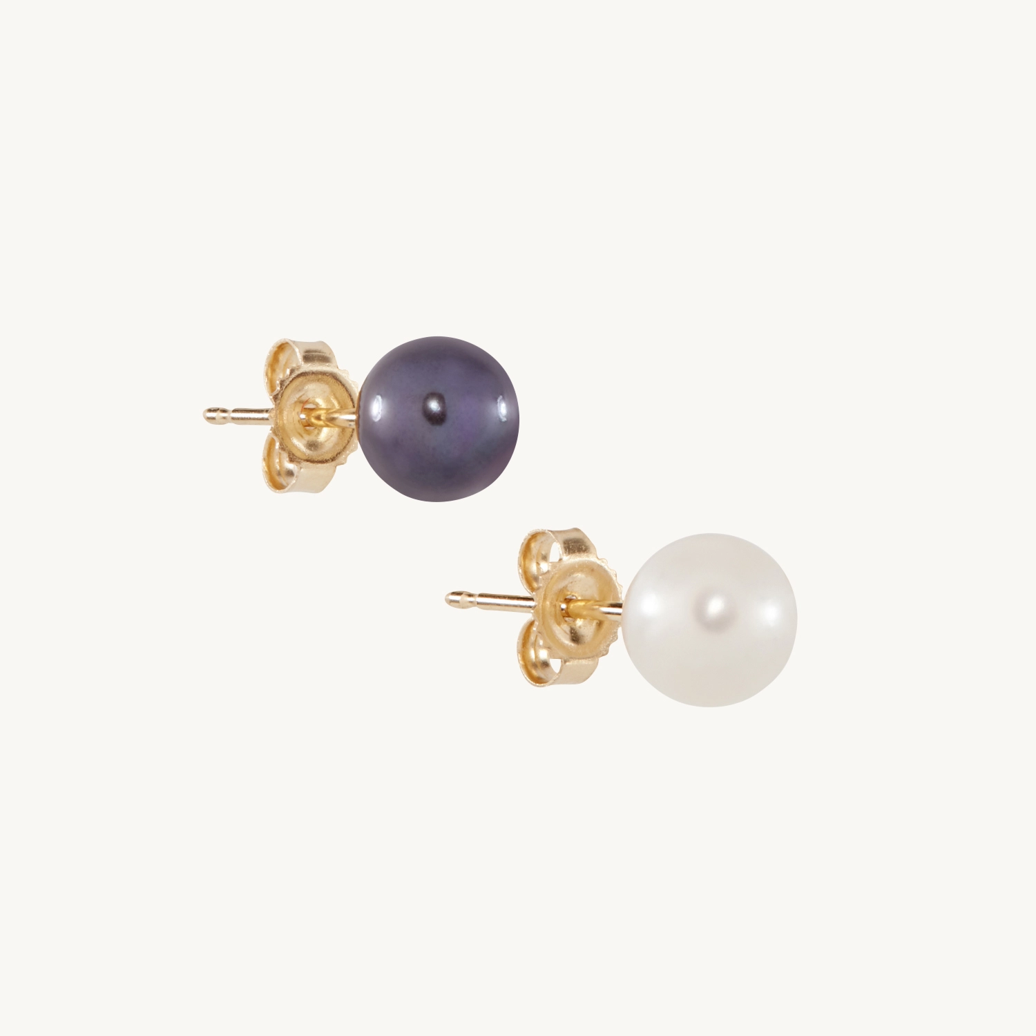 220-black-amp-white-pearl-stud-single–1.jpg