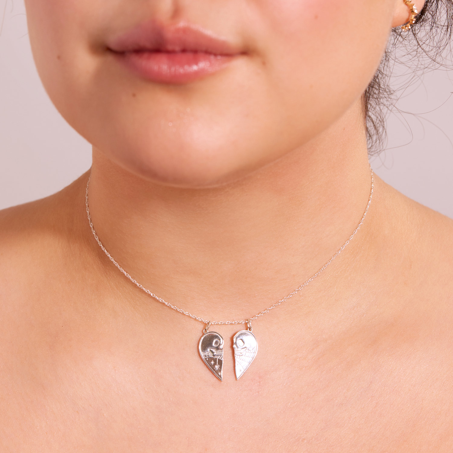 Kissing Skull Friend Charm Set, Silver