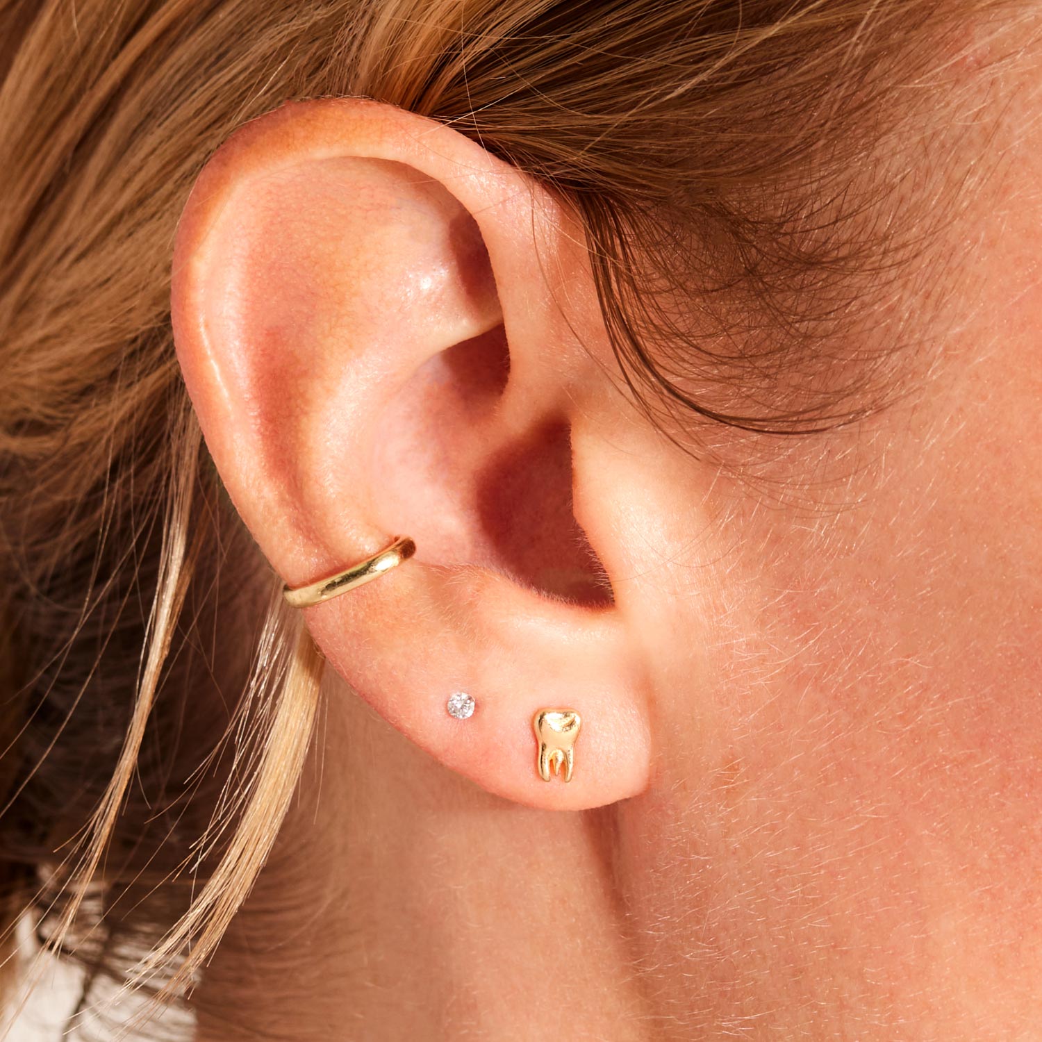 Bite the Hand Stud, Yellow Gold (single) 