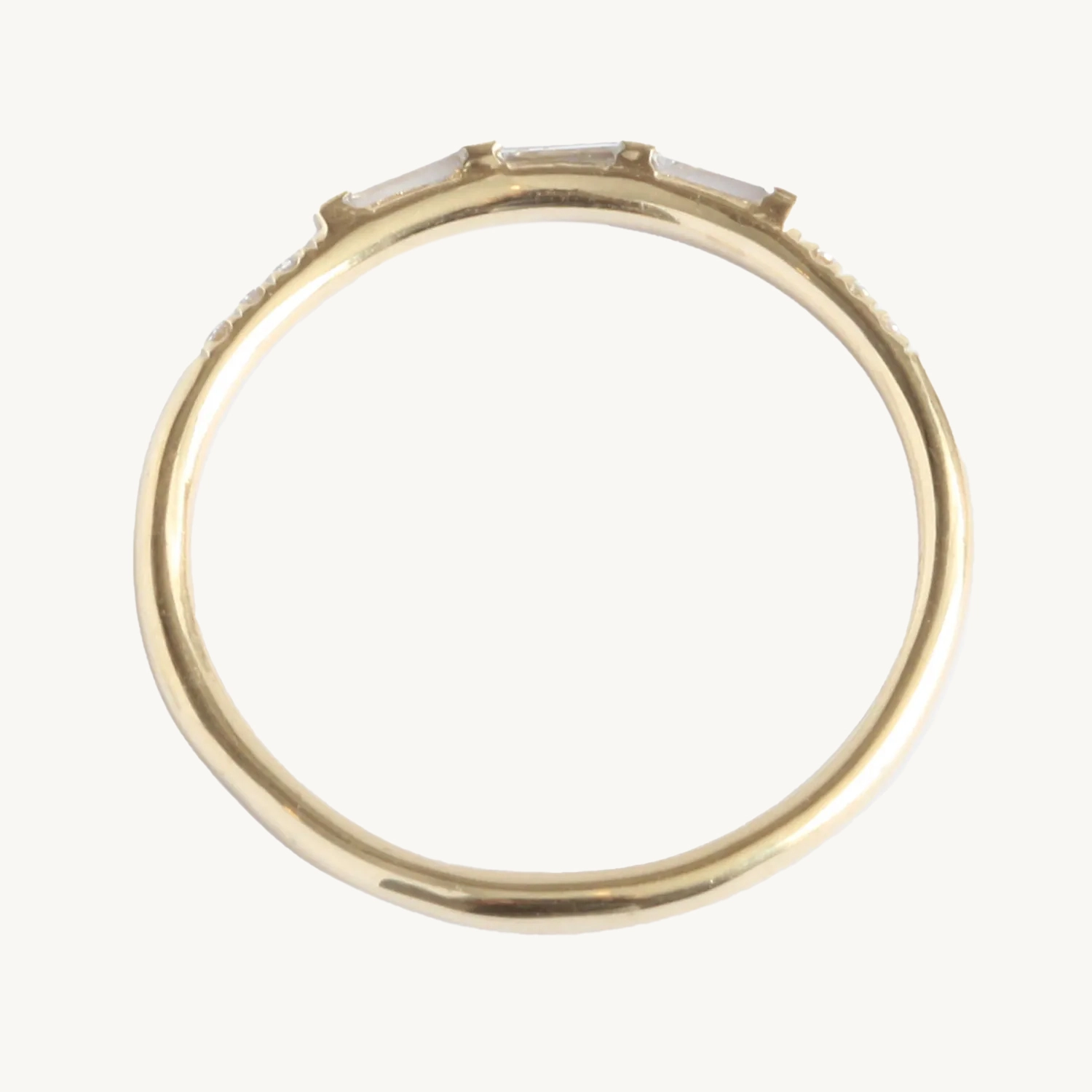 33-equilibrium-baguette-diamond-ring–1.webp