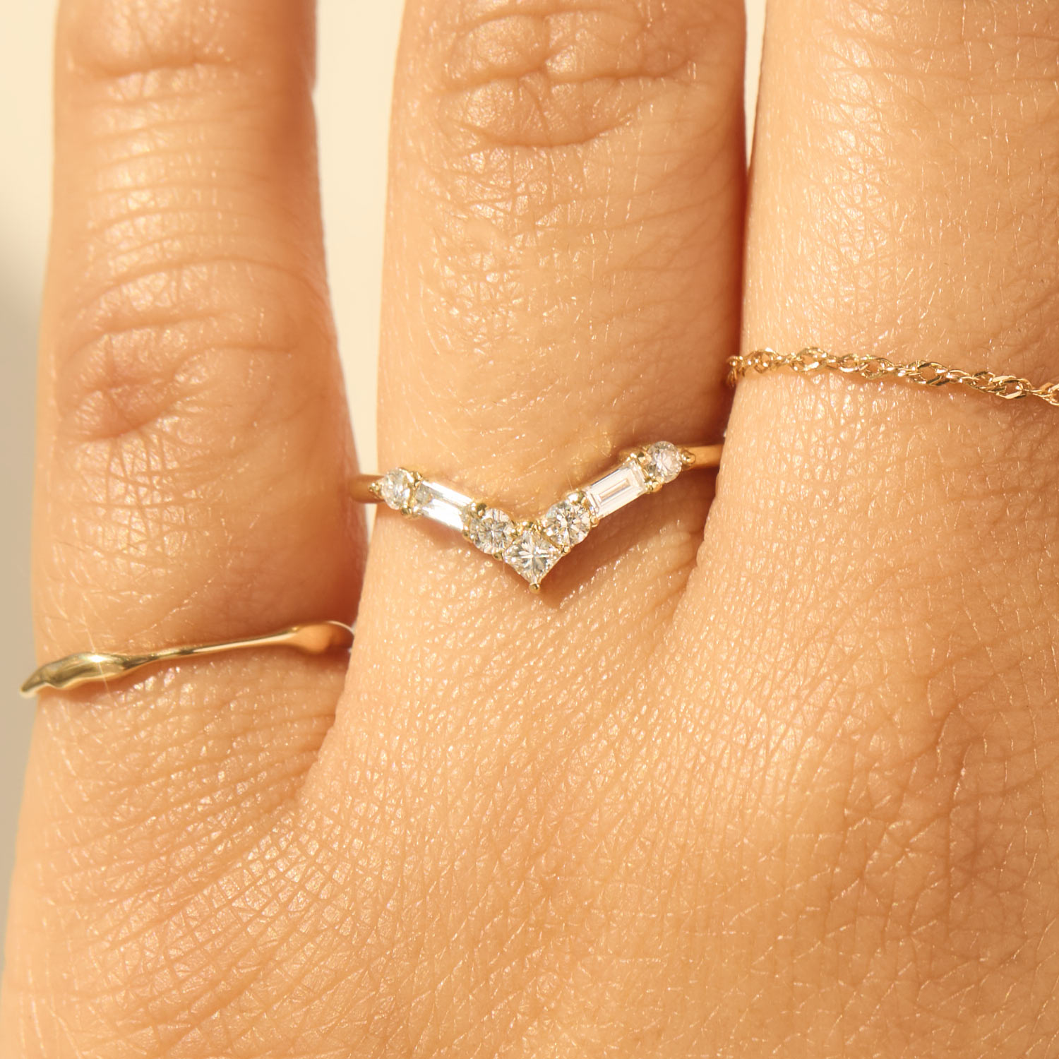 Catavina Diamond Curved Arch Band 