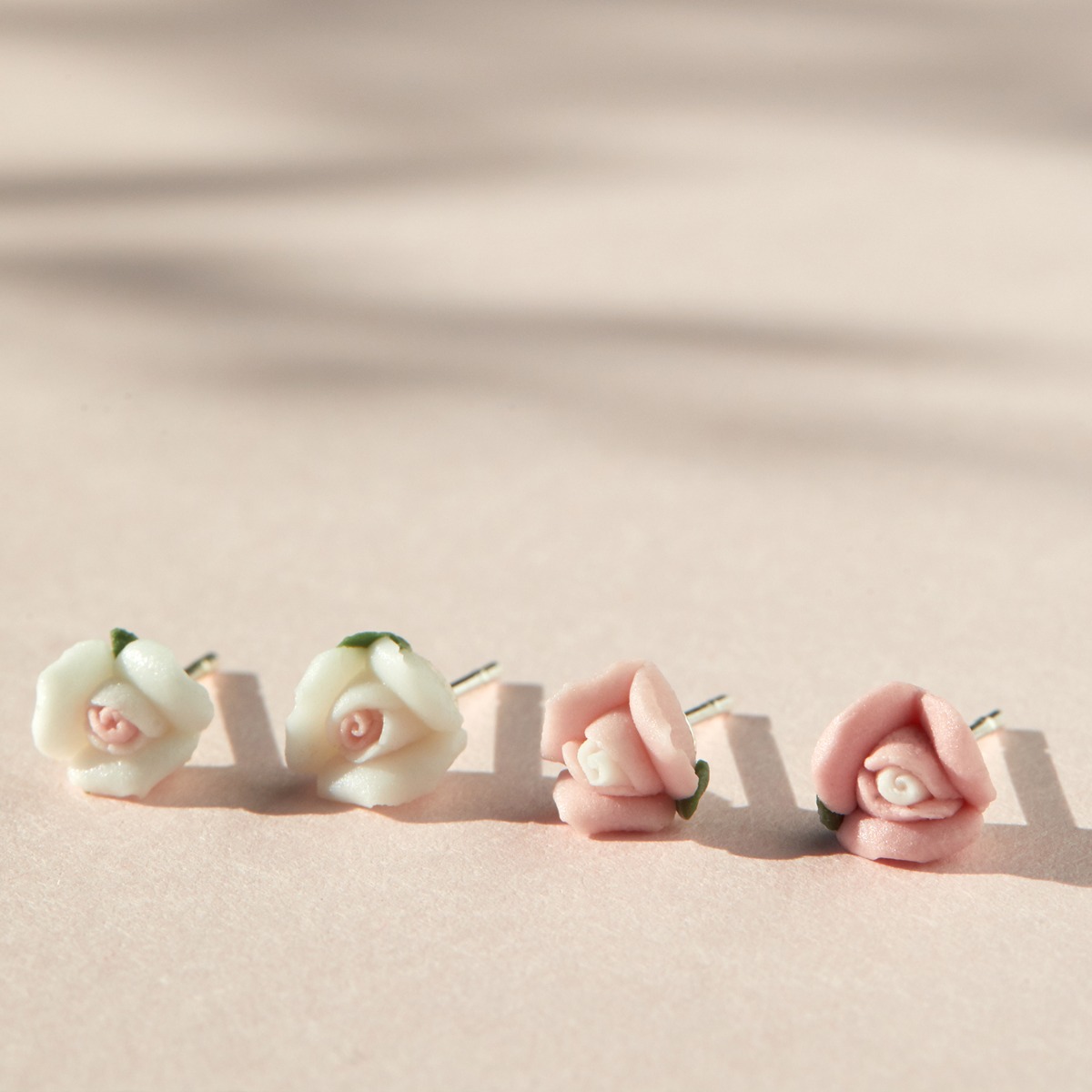 63-marzipan-rose-earrings-snow-white-pair–1.webp