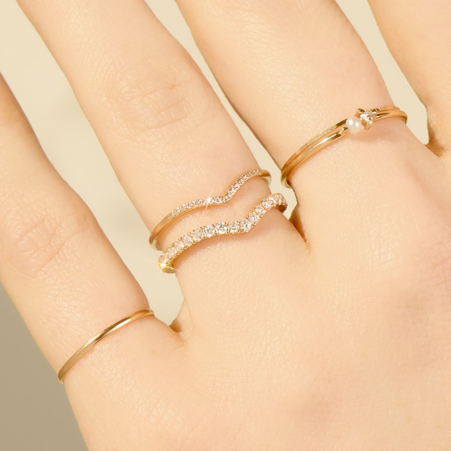 Fairy Light Demi-Pavè°· Diamond Curved Band