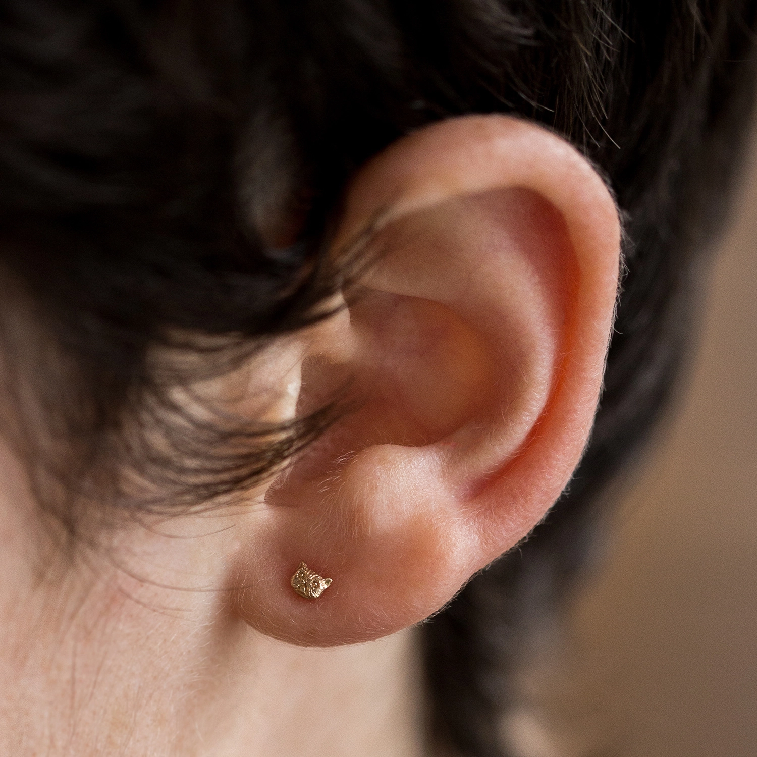 Itty Bitty Kitty Stud, Yellow Gold (single) 